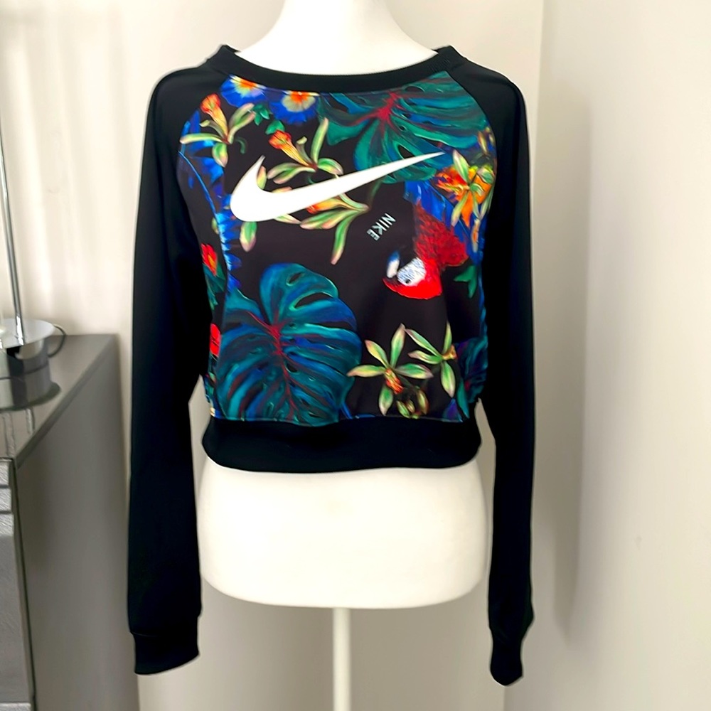 NIKE Tropical Print Crop Sweatshirt.